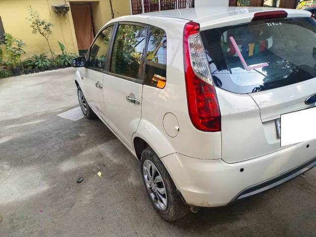https://images10.gaadi.com/usedcar_image/4601809/original/processed_f9b1b791-6a8e-489d-991c-b244ed0f05c5.jpg?imwidth=6402