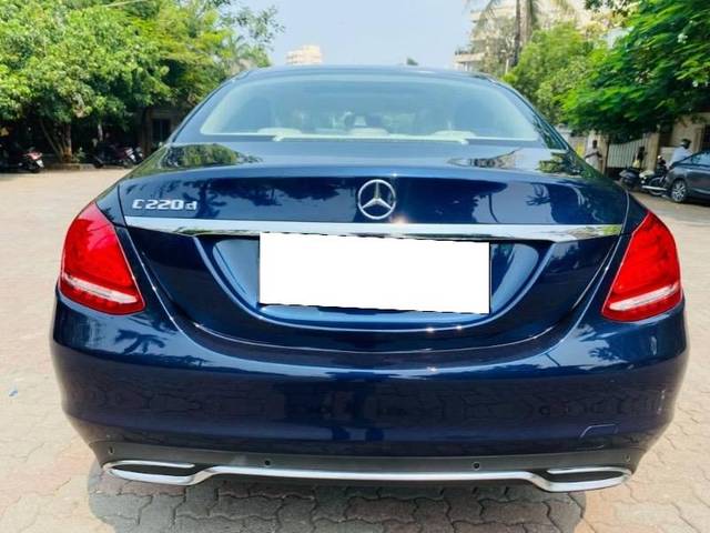 https://images10.gaadi.com/usedcar_image/4601821/original/processed_075cd963-59fb-4905-b604-282be8201175.jpeg?imwidth=6402