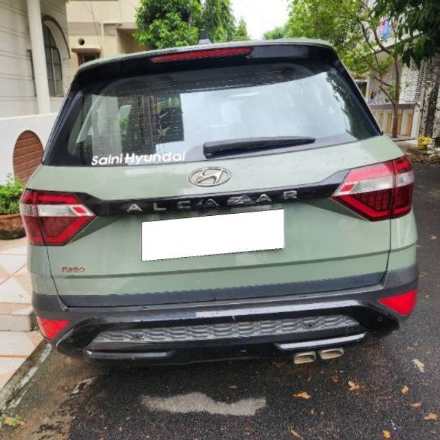 https://images10.gaadi.com/usedcar_image/4601825/original/processed_dd4cdddd-5034-4851-ac36-d40c5b3557a9.jpg?imwidth=6400