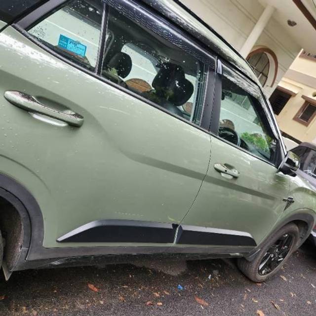 https://images10.gaadi.com/usedcar_image/4601825/original/processed_processed_4982d450-8ebc-49ca-acfb-b9ca3364b3a9.jpg?imwidth=6402