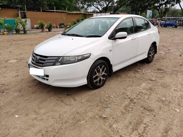 https://images10.gaadi.com/usedcar_image/4601857/original/processed_788a28a5-1774-4422-8d52-d2a9d9d3551e.jpg?imwidth=6402