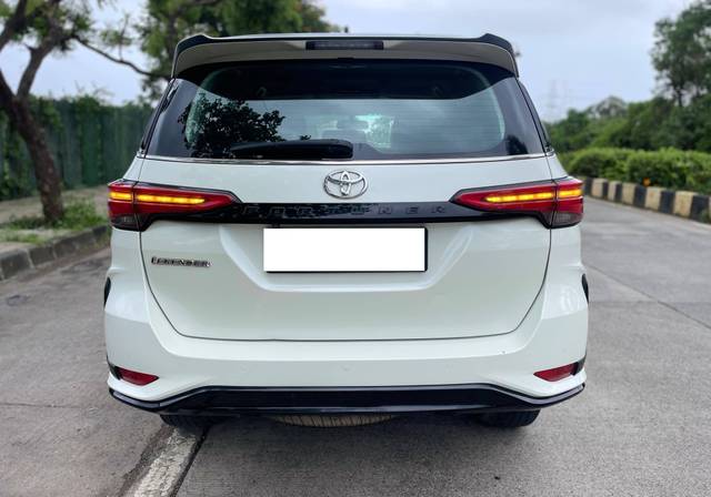 https://images10.gaadi.com/usedcar_image/4601905/original/processed_9f14623a7af9c2b038b5d7835fd8a0c8.jpg?imwidth=6402