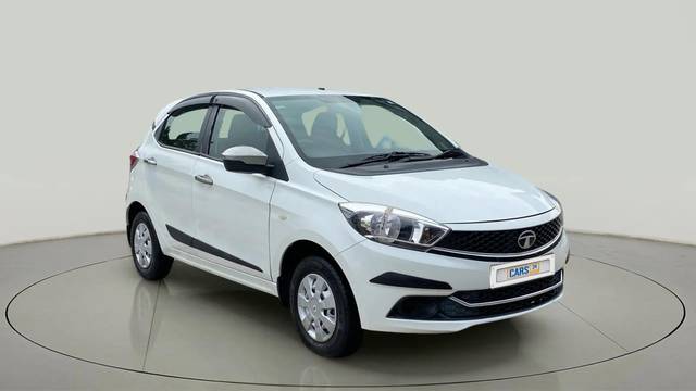https://images10.gaadi.com/usedcar_image/4601918/original/1411fdda5d377bca91479d4e19588178.jpg?imwidth=6400