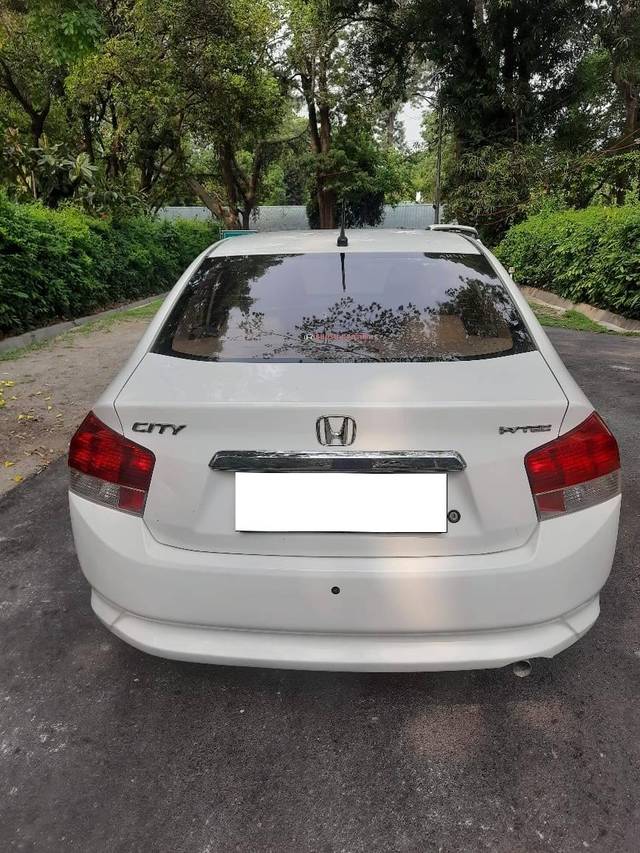https://images10.gaadi.com/usedcar_image/4601919/original/processed_05bc2c29-4a6d-4bd4-98cc-2208f2aa7e10.jpg?imwidth=6402
