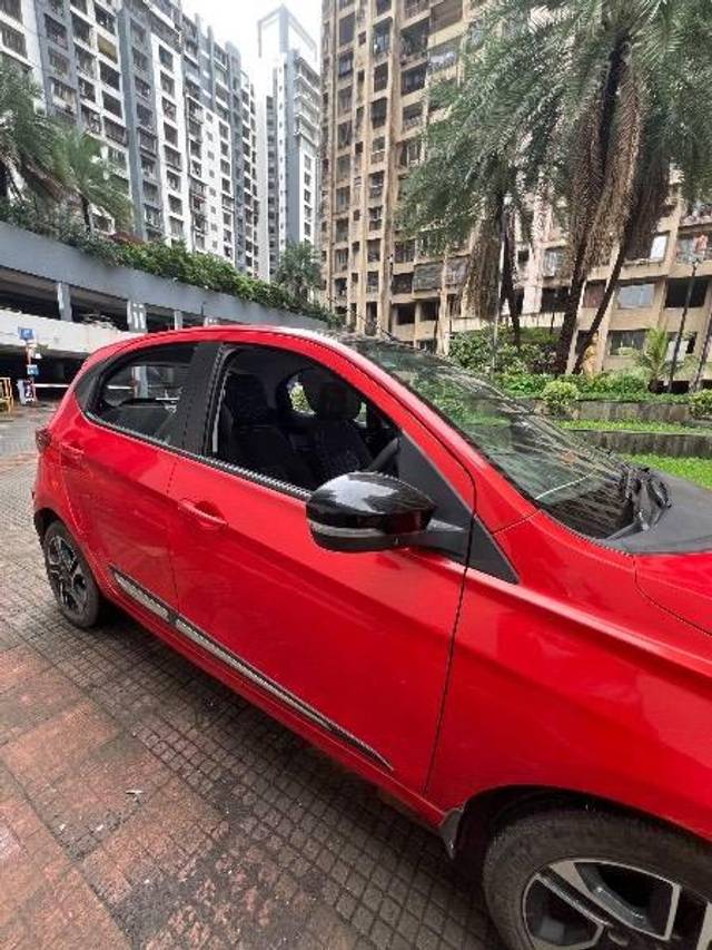 https://images10.gaadi.com/usedcar_image/4601942/original/processed_8016203d-1c15-4547-9983-404aa63bc5f9.jpeg?imwidth=6401