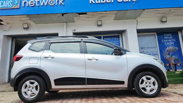 https://images10.gaadi.com/usedcar_image/4601998/original/processed_ee6d3aff9445b6a59626e8f7002f433b.jpg?imwidth=6401