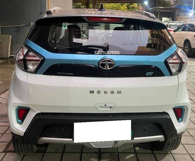 https://images10.gaadi.com/usedcar_image/4602008/original/processed_2473652ed19ff0a7220dca76d1de1619.jpg?imwidth=6402