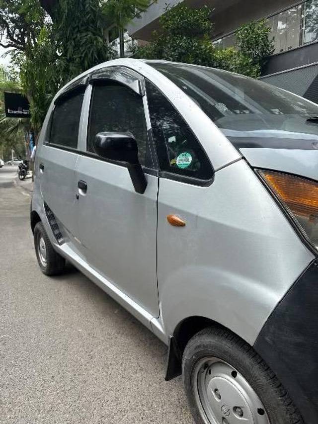 https://images10.gaadi.com/usedcar_image/4602038/original/processed_37b6ff16-ae2e-45a5-abaa-b38c9054cec9.jpg?imwidth=6401