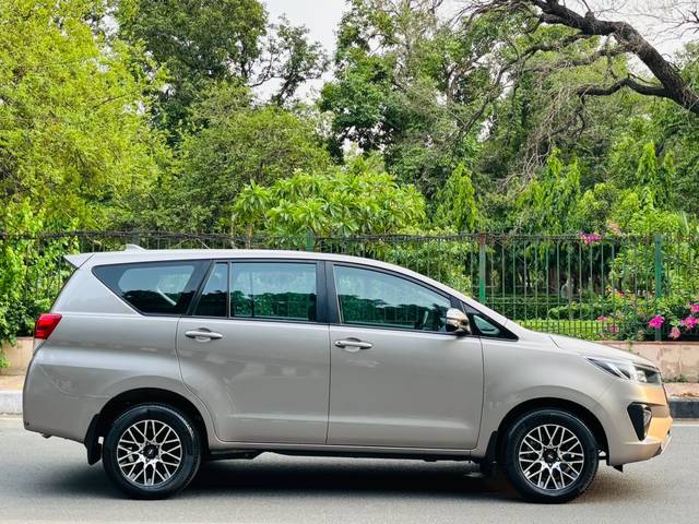 https://images10.gaadi.com/usedcar_image/4602064/original/a3f7ad17d76ec5da82a295bb27ba0756.jpg?imwidth=6401