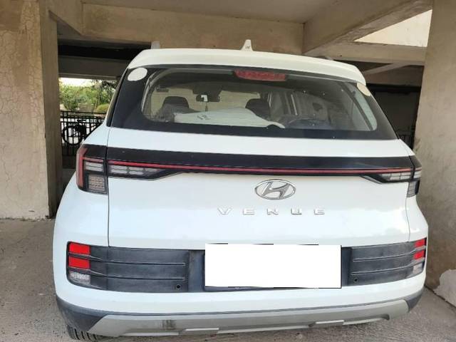 https://images10.gaadi.com/usedcar_image/4602147/original/processed_9e15ebec-1a92-4d51-afae-8452f1252fdd.jpg?imwidth=6401