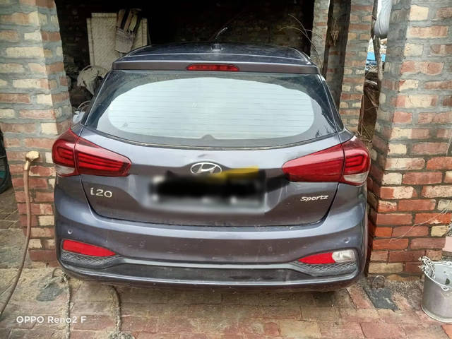 https://images10.gaadi.com/usedcar_image/4602157/original/c6036bb3-b4fa-4fb9-81fa-5228cf18840e.png?imwidth=6401