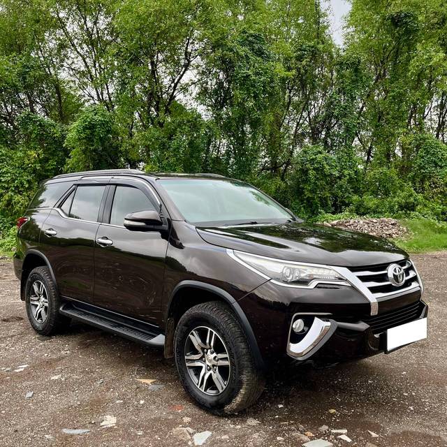 https://images10.gaadi.com/usedcar_image/4602166/original/processed_4b07dcac0912c142954ccc4d3a7a753a.JPG?imwidth=6400