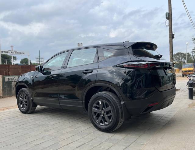 https://images10.gaadi.com/usedcar_image/4602172/original/processed_4d1cbddc19900b678f787bd9ac8656e5.jpg?imwidth=6402