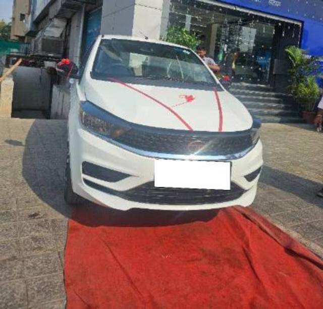 https://images10.gaadi.com/usedcar_image/4602174/original/processed_29e00f05-ade5-485c-af16-3f488800a821.jpg?imwidth=6400