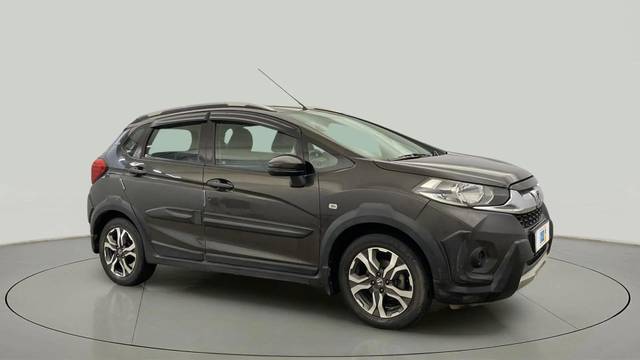https://images10.gaadi.com/usedcar_image/4602176/original/782a54fa9816e441cb8289d12bfe8c2d.jpg?imwidth=6400