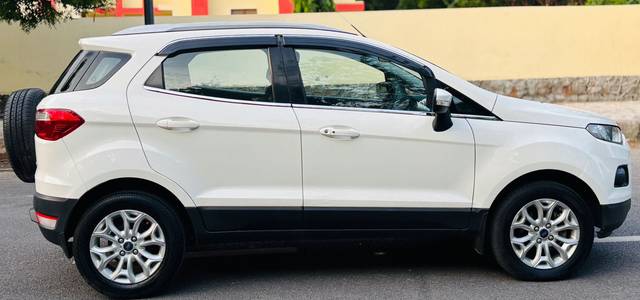 https://images10.gaadi.com/usedcar_image/4602262/original/a8dc582402d80e4e38a7e87e1b9bf7c7.jpg?imwidth=6401