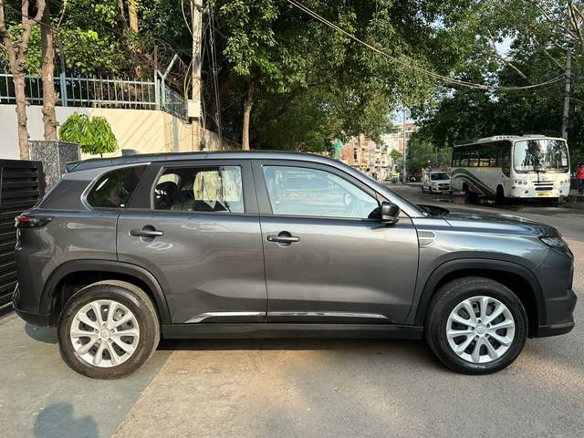 https://images10.gaadi.com/usedcar_image/4602265/original/9a711645410a02cf8af3c67f57fcfcd6.jpg?imwidth=6401