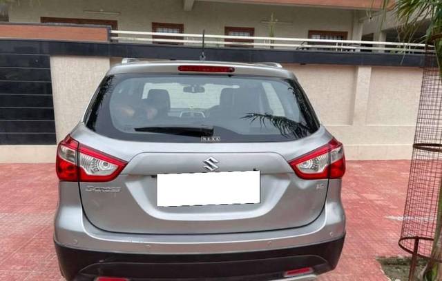 https://images10.gaadi.com/usedcar_image/4602277/original/processed_4e37398d-7a83-4f4a-9b3a-021f4872840f.jpeg?imwidth=6402