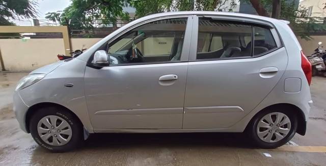 https://images10.gaadi.com/usedcar_image/4602316/original/processed_c9fbff96-083b-4d6f-935c-5cc12ea00a1d.jpg?imwidth=6402
