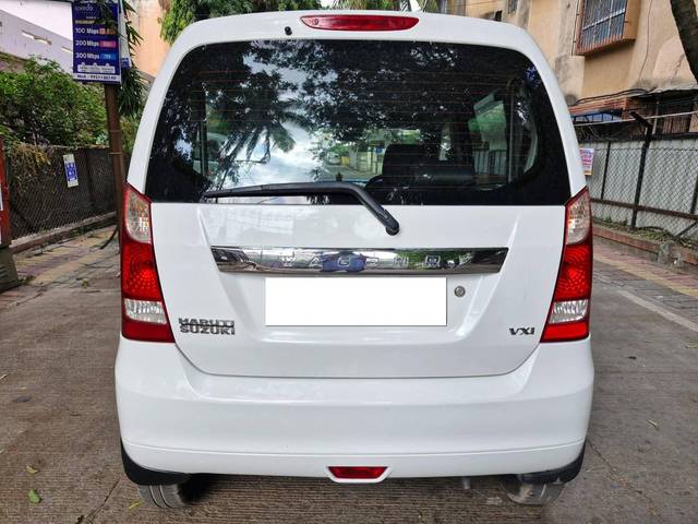 https://images10.gaadi.com/usedcar_image/4602322/original/processed_ba69f3bc-fad3-47ca-b382-ba9d2ff04ab7.jpg?imwidth=6401