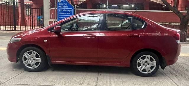https://images10.gaadi.com/usedcar_image/4602336/original/processed_df184c908f71aec9383a516dd98d5a38.jpg?imwidth=6402