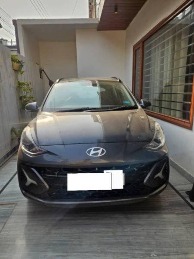 https://images10.gaadi.com/usedcar_image/4602410/original/processed_a172dd7d-df1b-4f18-b25d-a1d98d7a10b4.jpg?imwidth=6400