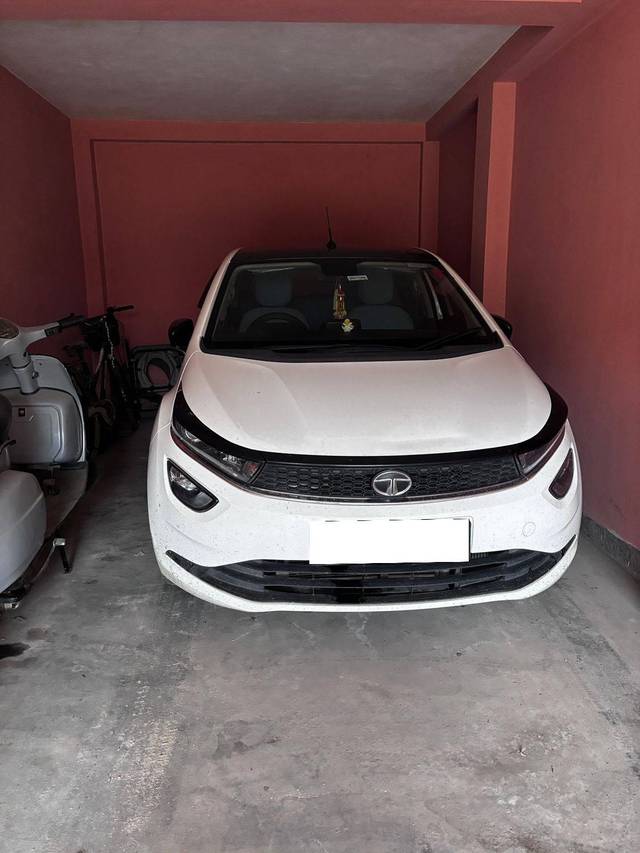 https://images10.gaadi.com/usedcar_image/4602454/original/processed_e869ec62-9583-402c-bdc4-08045bc35846.jpg?imwidth=6400