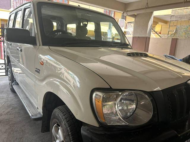 https://images10.gaadi.com/usedcar_image/4602457/original/processed_28d2c02b-dab6-4124-bfd1-4bfb3c3e2c78.jpg?imwidth=6400