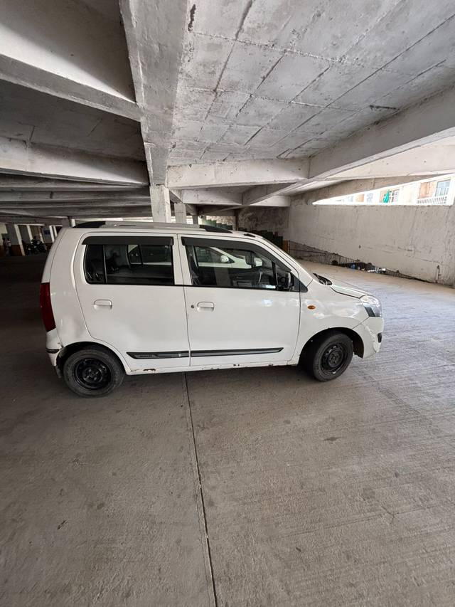 https://images10.gaadi.com/usedcar_image/4602475/original/02739414-417b-4e10-9fe3-5cc2a8e894f7.jpg?imwidth=6400