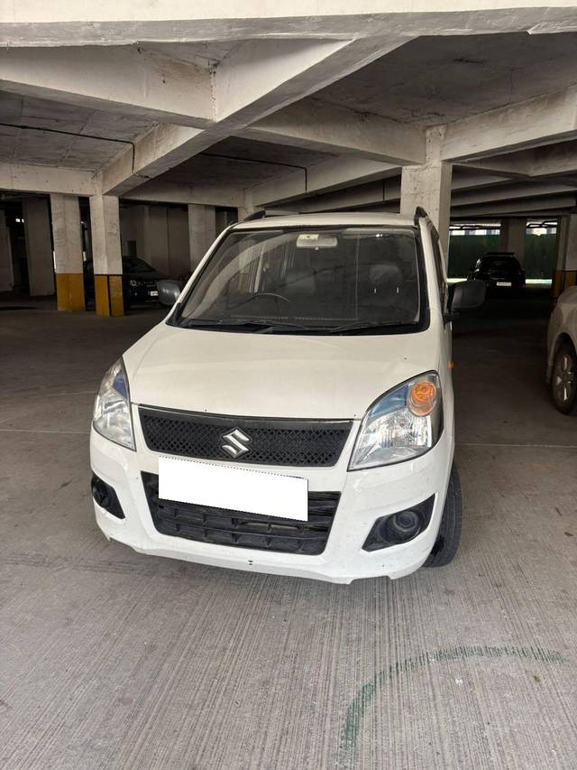 https://images10.gaadi.com/usedcar_image/4602475/original/processed_9f585533-38b2-40e0-89d9-c78a88b1de5f.jpg?imwidth=6401