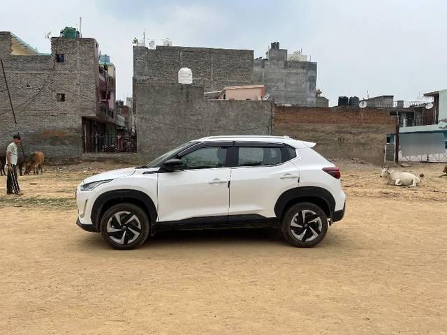 https://images10.gaadi.com/usedcar_image/4602502/original/processed_7c3d6219-b5e7-423f-afac-2a1404dabd23.jpeg?imwidth=6401