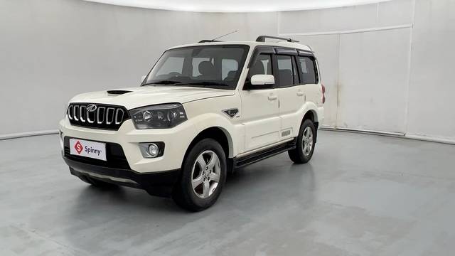 https://images10.gaadi.com/usedcar_image/4602522/original/a7133326ec7c767f53baf7d9369ffa9d.JPG?imwidth=6400