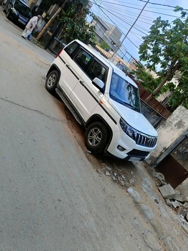 https://images10.gaadi.com/usedcar_image/4602594/original/processed_360e64c9-c538-4b76-8cae-c49276cd6d97.jpg?imwidth=6402