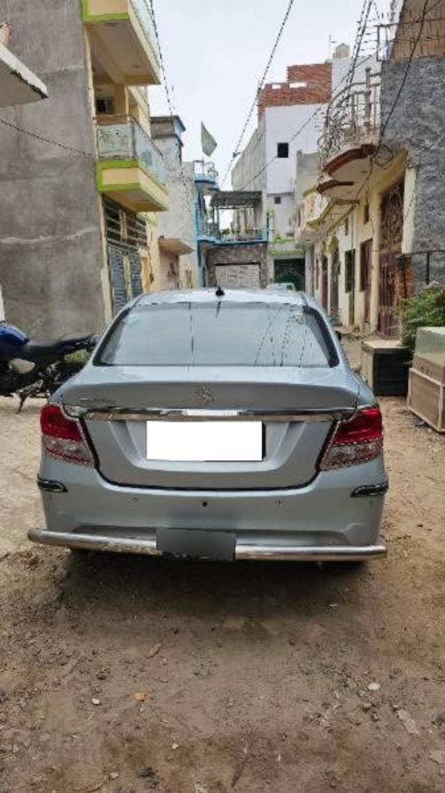 https://images10.gaadi.com/usedcar_image/4602624/original/processed_c68e3663-273f-4924-b6be-091a1bff650e.jpg?imwidth=6402