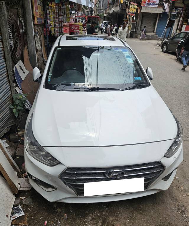 https://images10.gaadi.com/usedcar_image/4602647/original/processed_26bb9346-c4a0-49e6-af7c-4d599edd6e2f.jpg?imwidth=6402
