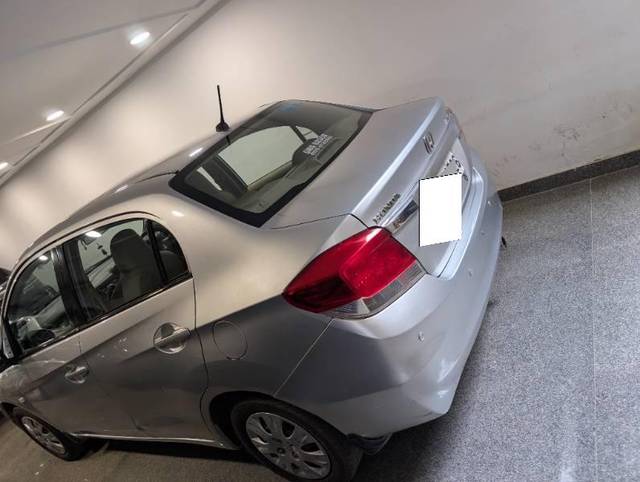 https://images10.gaadi.com/usedcar_image/4602655/original/processed_e79e2175-af64-42ca-9ce8-59bd83f77504.jpg?imwidth=6401