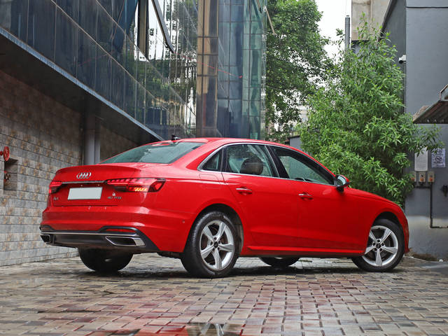 https://images10.gaadi.com/usedcar_image/4602685/original/6cefd10f71c48cbf5dc66a0c5581fd35.jpg?imwidth=6402
