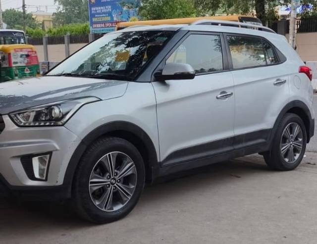 https://images10.gaadi.com/usedcar_image/4602686/original/processed_34f2b352d99fbee1f8fdc7018df56c9e.jpg?imwidth=6402