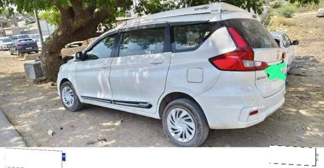 https://images10.gaadi.com/usedcar_image/4602697/original/processed_6ba659e8-84cb-4101-8fd2-43092bdb271c.jpg?imwidth=6402