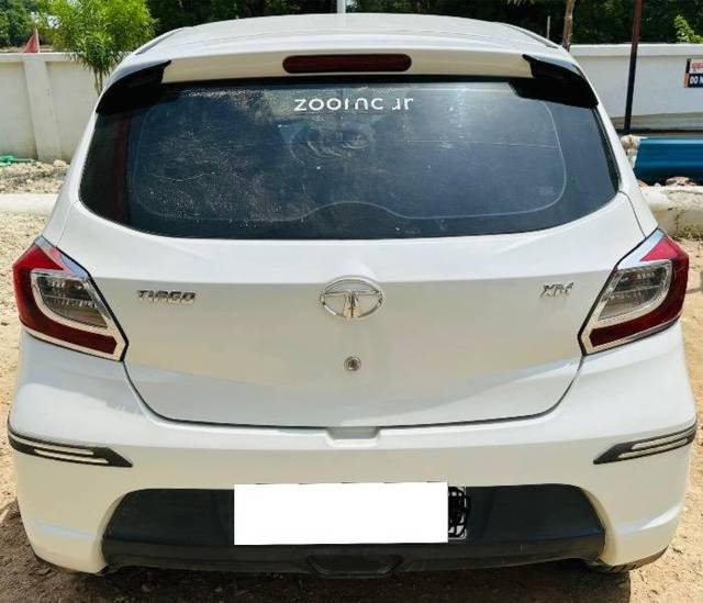 https://images10.gaadi.com/usedcar_image/4602704/original/processed_a81acac1-e2d2-486a-bac1-021e3187c247.jpeg?imwidth=6402