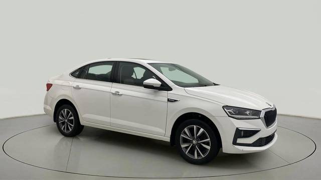 https://images10.gaadi.com/usedcar_image/4602709/original/48c78fa461c680423d42f01a833f59fd.jpg?imwidth=6400