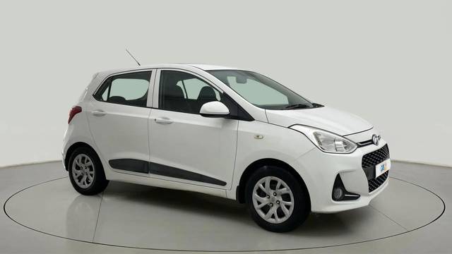 https://images10.gaadi.com/usedcar_image/4602711/original/6b6bae6cecc60ce1e514fde8082bf5a2.jpg?imwidth=6400