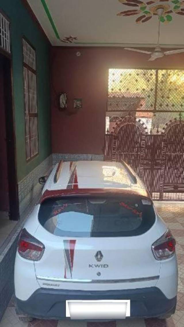 https://images10.gaadi.com/usedcar_image/4602727/original/processed_processed_843b0745-a3e2-49b6-8ef9-a8908c944830.jpg?imwidth=6402