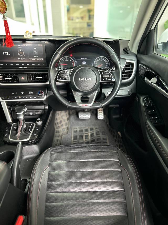 https://images10.gaadi.com/usedcar_image/4602735/original/8e3b51b800a19b3c11c519a381bb058b.jpg?imwidth=6402