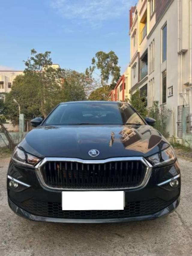 https://images10.gaadi.com/usedcar_image/4602745/original/processed_6e56d691-10ca-4138-90eb-171a0bc7b567.jpg?imwidth=6400