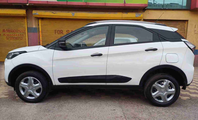 https://images10.gaadi.com/usedcar_image/4602752/original/processed_7da71a0b6b0fda5077e634b11888704e.png?imwidth=6402