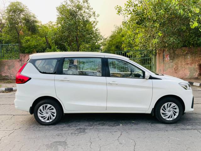 https://images10.gaadi.com/usedcar_image/4602759/original/86e8f4b4067f926dd1b57bbdf41cb4e3.jpg?imwidth=6401