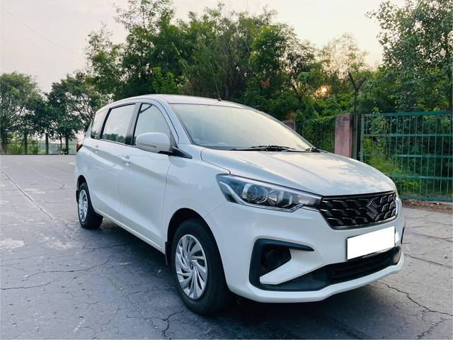 https://images10.gaadi.com/usedcar_image/4602759/original/processed_90b906f8a44073ffd8090b43bbf47433.jpg?imwidth=6400
