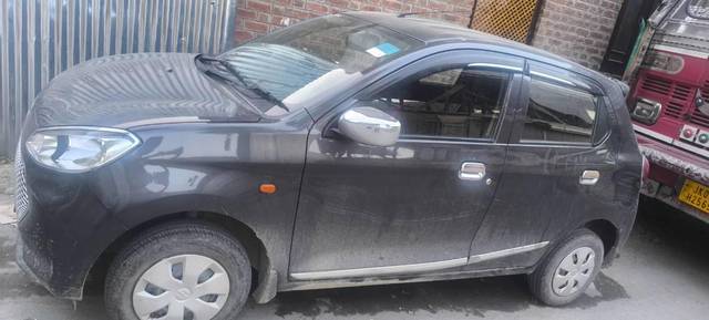 https://images10.gaadi.com/usedcar_image/4602763/original/processed_dd7ff412-f09e-462b-9cfe-071ba02ef309.jpg?imwidth=6400
