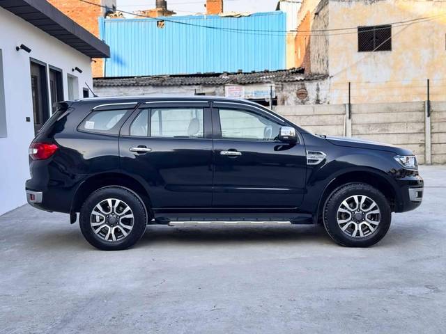 https://images10.gaadi.com/usedcar_image/4602776/original/processed_c10c4684b9ea394d4759d3465b502be6.jpg?imwidth=6401